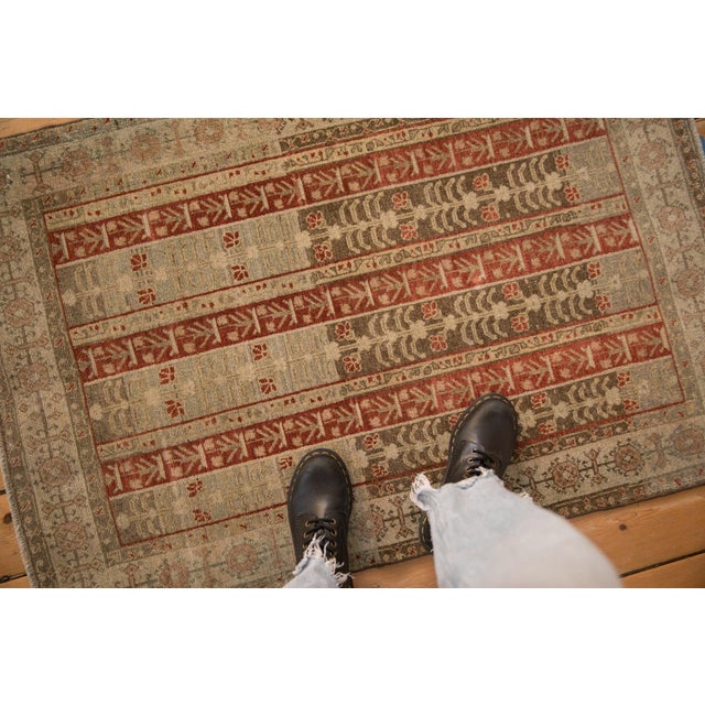 :: Running channel vertically oriented agricultural panels of germinating plants in unidirectional format atop a heavily...