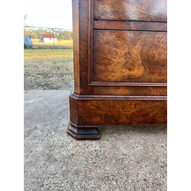 19th Century French Louis Philippe Burl Walnut Marble Top Chest of Drawer / Commodes For Sale - Image 11 of 12
