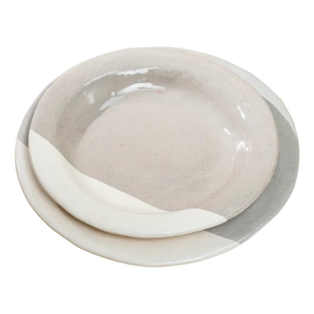 White-Scar Plates from Conirossi, Set of 2 For Sale