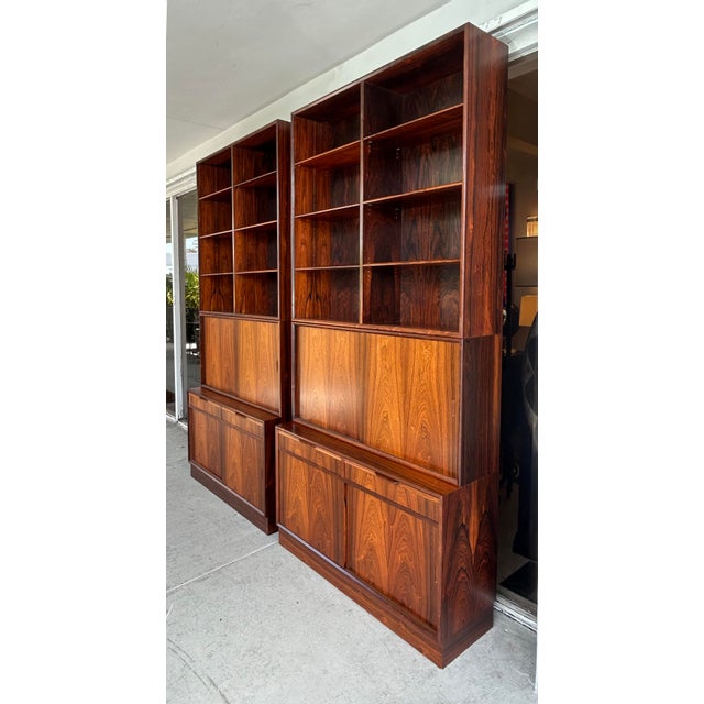 Mid 20th Century Carlo Jensen Poul Hundevad Danish Rosewood Bookcases, Pair For Sale In Miami - Image 6 of 15