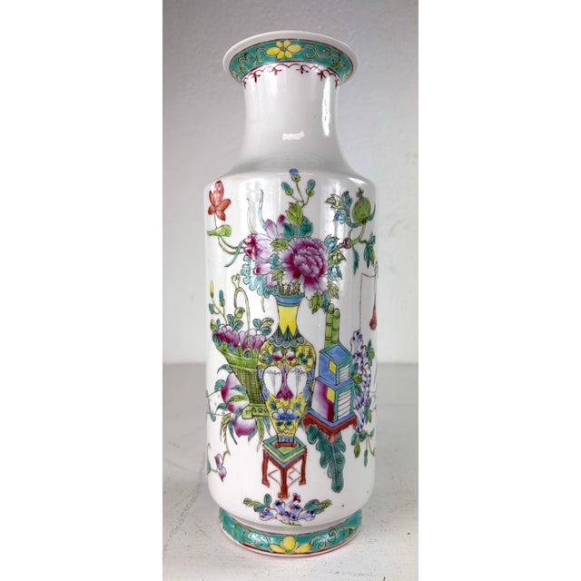 1970s Mid-Century Chinese Export Handpainted Porcelain Vase. For Sale - Image 5 of 10
