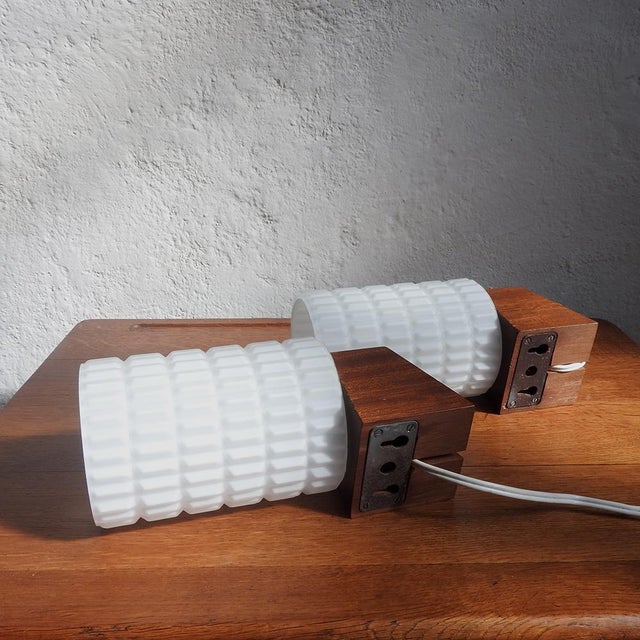 Wood Mid-Century Modern Wall Lights from Philips, Netherlands, 1960s, Set of 2 For Sale - Image 7 of 8