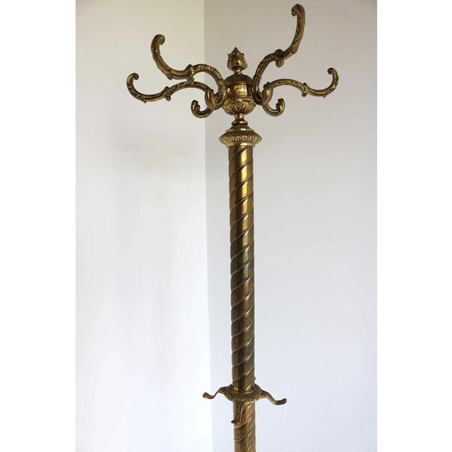 Mid-Century Modern Italian Hollywood Regency Brass and Marble Hall Tree Coat Rack with Twisted Column, 1950s For Sale - Image 3 of 14