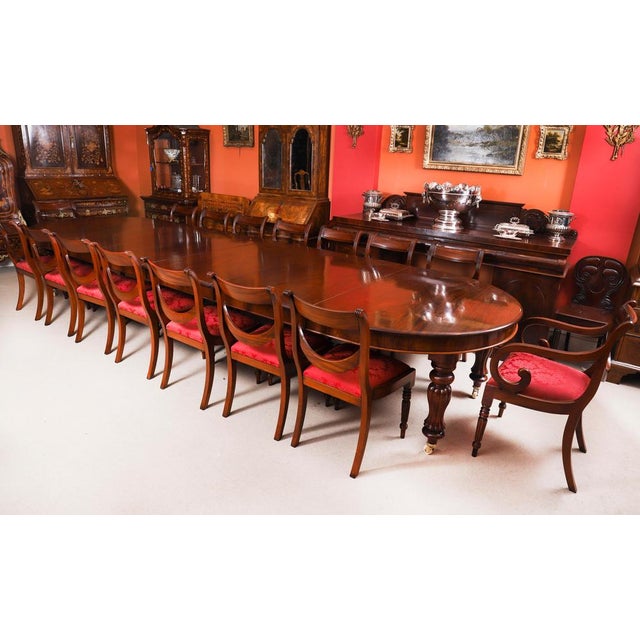 Antique George III Cuban Extending Dining Table in Flame Mahogany, 1800s For Sale - Image 3 of 18