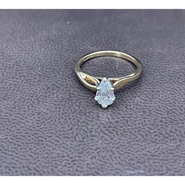 0.72 Carat Diamond Solitaire Pear Shape VS/E Engagement Ring 14 Kt Yellow Gold For Sale - Image 13 of 18