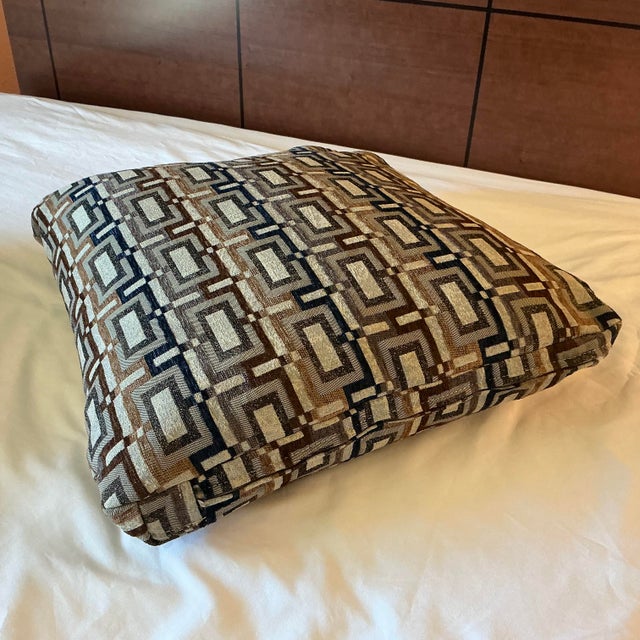 1980s Vintage Boho Chic Contemporary Modern Navy-Brown Geometric Pillow. For Sale - Image 5 of 7
