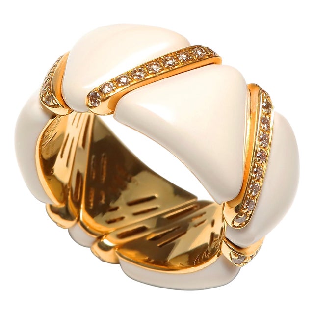 Diamond White Beige Cream Ivory Enamel Eternity Band Unique 18k Yellow Gold Ring, Size 7.5 For Sale