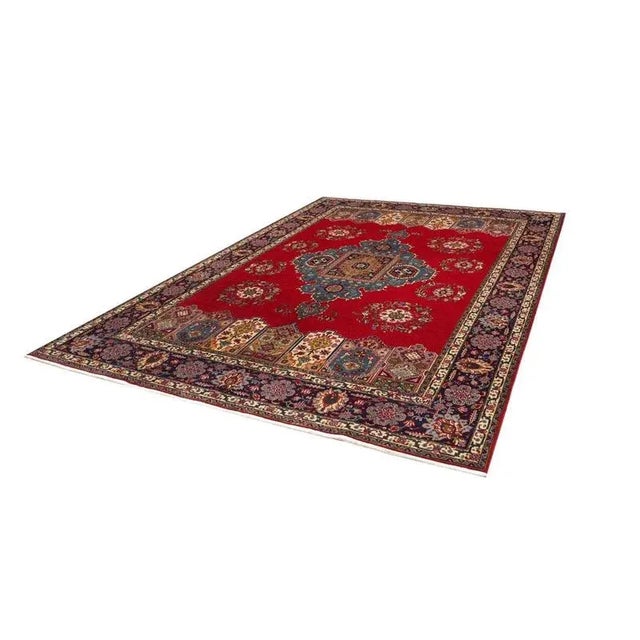 Rug, hand-knotted | Knot density: 200.000 knots/m² | Material: 100% virgin wool | Size: 246 x 330 cm | In very good condition