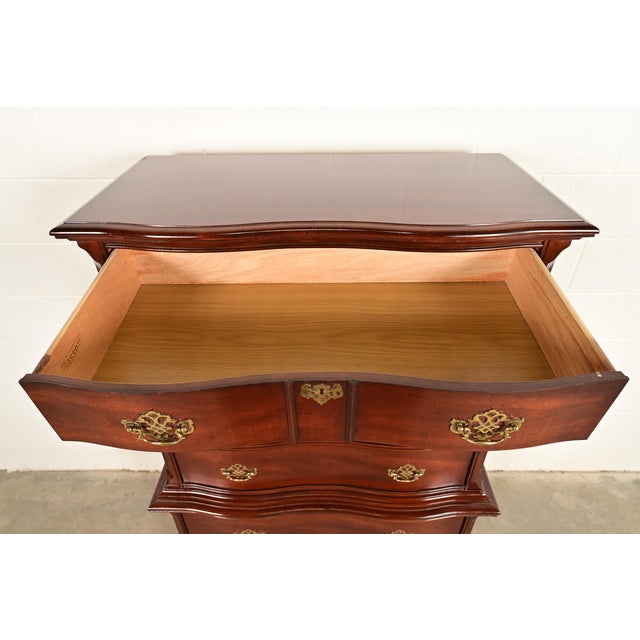 Wood Chippendale Carved Mahogany Serpentine Front Six-Drawer Highboy Dresser For Sale - Image 7 of 15