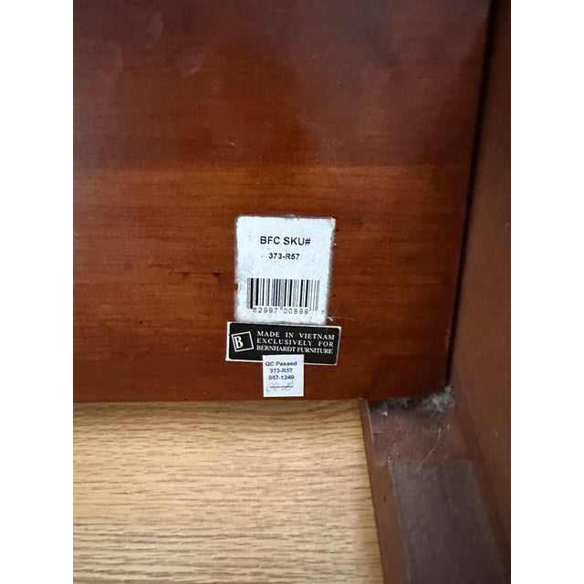 Wood Martha Stewart for Bernhardt Furniture Seal Harbor Queen Size Mahogany/Cherry Four Poster Bed For Sale - Image 7 of 11