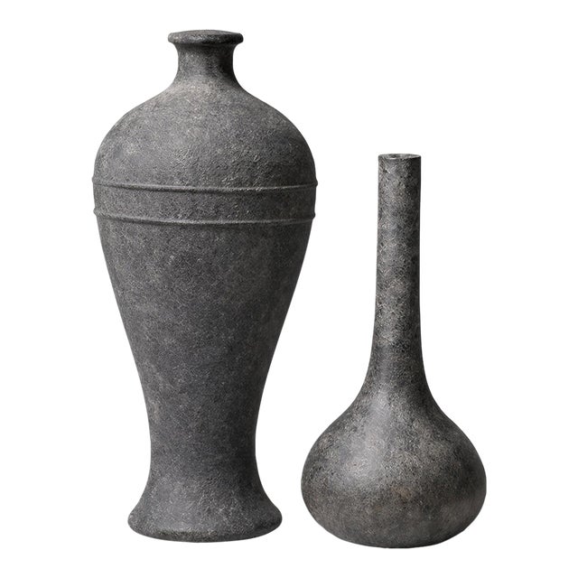 Late 20th Century Pair of Organic Modern Sculptural Floor Vessels – Textured Charcoal Studio Style (25" & 18") For Sale