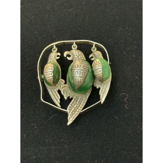 Mexican Mid-Century Mexican Sterling Silver 3-Parrot Brooch Pin – Green Stone Cabochons, Signed SRL For Sale - Image 3 of 7