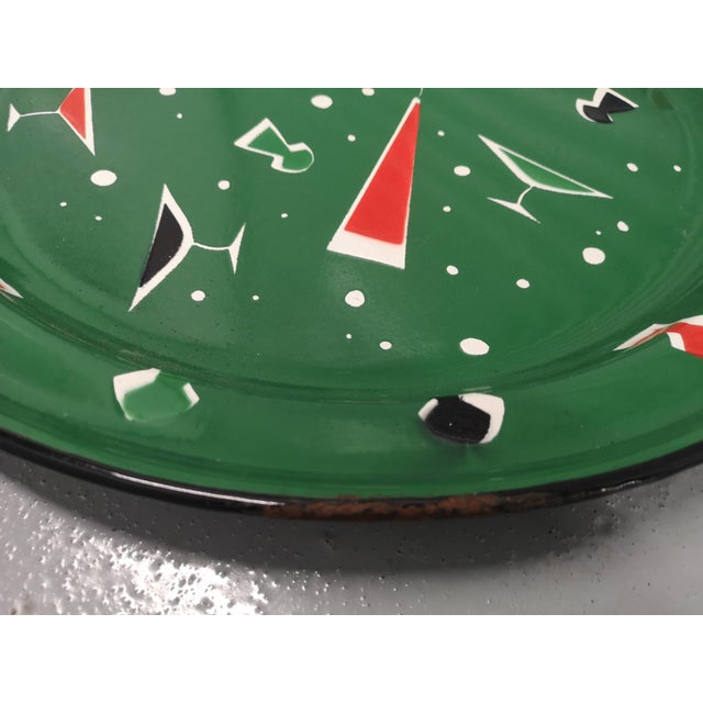 1970s Round Serving Cocktail Tray in Green Enamel Metal, 1970s For Sale - Image 5 of 15