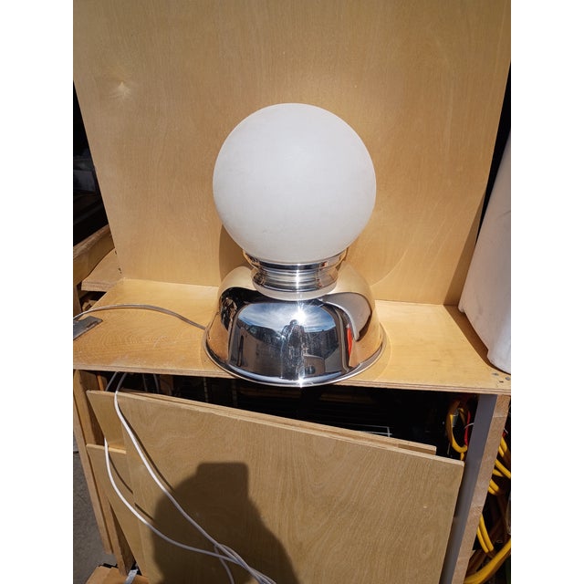 1980s Mid-Century Modern Silver Plated Globe TableLamp For Sale - Image 4 of 18