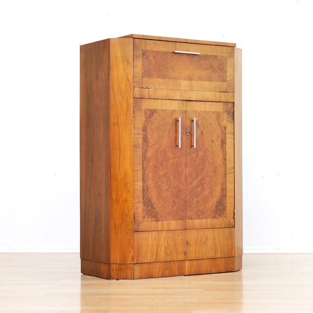 1950s English Walnut & Burl Dry Bar Liquor Cabinet For Sale - Image 10 of 15