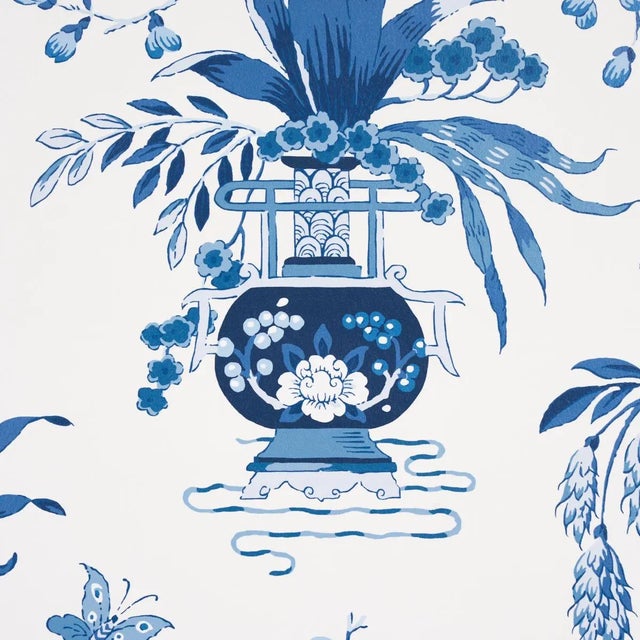 Schumacher Schumacher Ming Vase Wallpaper in Porcelain - 10 Yards For Sale - Image 4 of 6