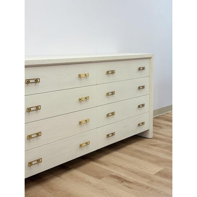 Early 21st Century Coastal Mitchell Gold Bob Williams White Dresser, Brass Handles, 8 Drawer For Sale - Image 5 of 13