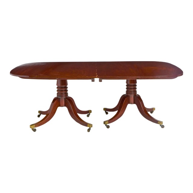 Exquisite Antique English George III-Style Mahogany Wood Dining Table For Sale