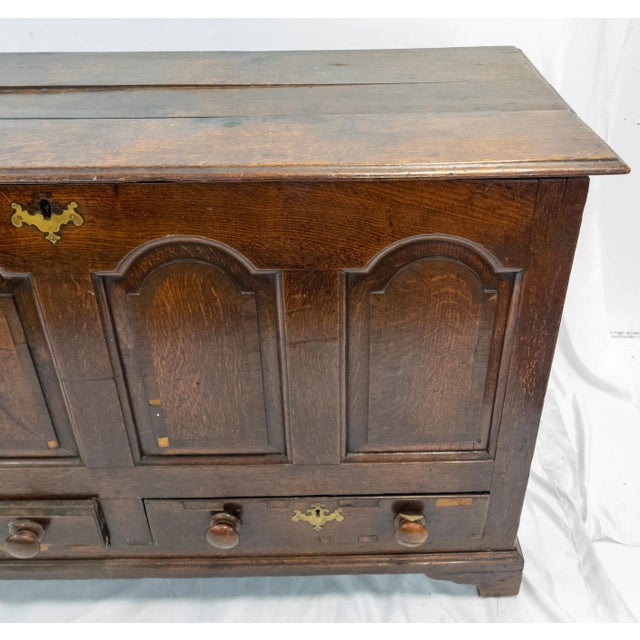18th Century English Queen Anne Style Lift Top Trunk or Chest For Sale - Image 4 of 13