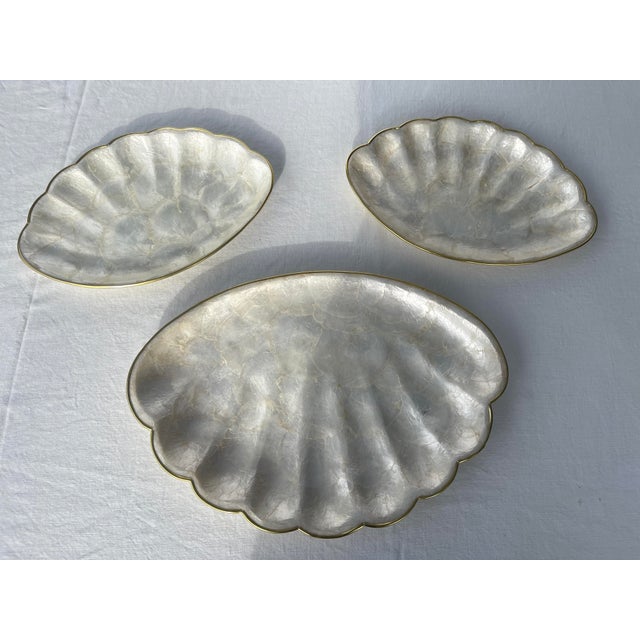 Mid 20th Century Natural Capiz Shell Appetizer Serving Tray Bowls - Set of 3 For Sale - Image 11 of 12