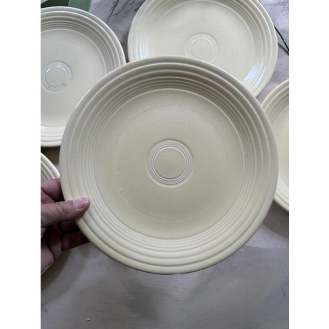 Set of Five (5) Vintage Old Ivory Cream 9.5” Fiestaware Plates | Cottage Core For Sale In Chicago - Image 6 of 6