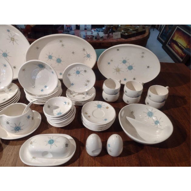 Franciscan China 1950s MCM Franciscan Starburst Dinnerware 56 Pc Set - Service for 6 For Sale - Image 4 of 12