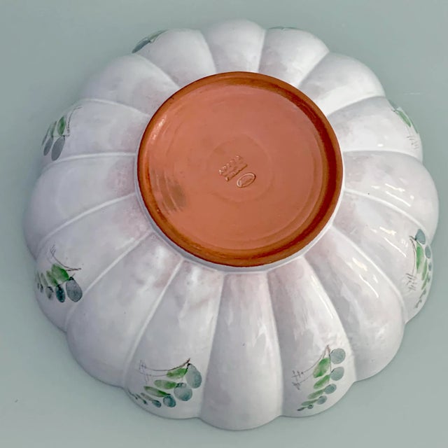 Alabaster Kurt Ekholm for Ara Arabia Finland Salad Bowl Ribbed Terra Cotta Floral For Sale - Image 8 of 10