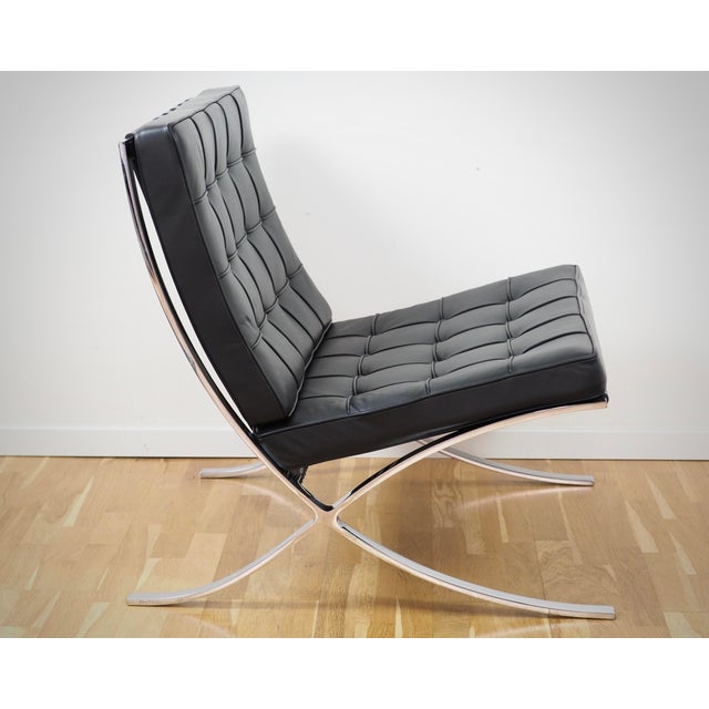 Ludwig Mies van der Rohe Barcelona Chair in Black Leather by Ludwig Mies Van Der Rohe for Knoll International For Sale - Image 4 of 13