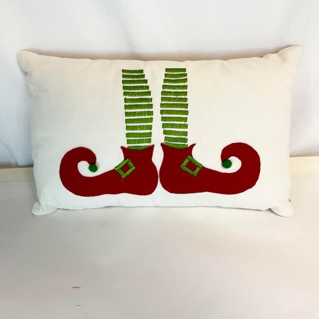 1990s Vintage Whimsical Boho Americana Christmas Elf Shoes Pillow. For Sale - Image 4 of 8