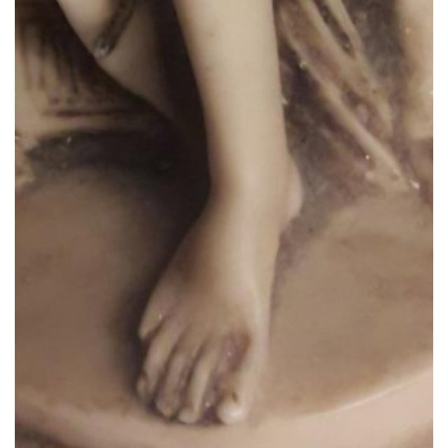 19th Century Italian Carrara Marble Figure of Venus Italica After Antonio Canova – Neoclassical Reduction. For Sale - Image 9 of 10