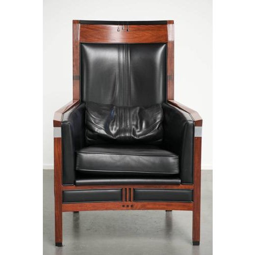 This cowhide leather Art Deco design armchair by Schuitema comes from the Decoforma series and has a timeless appearance....