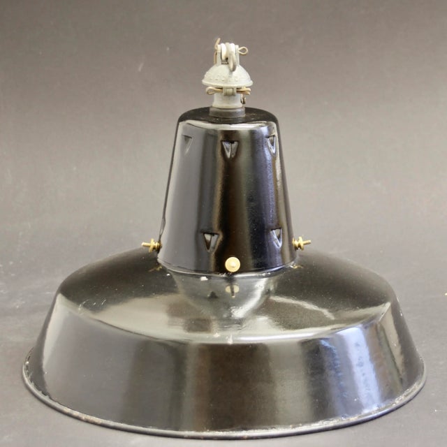 1950s Mid-Century Industrial Enamelled Pendant Lamp For Sale - Image 5 of 5