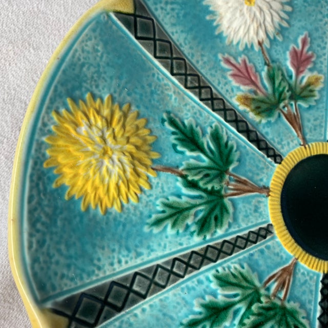 Wedgwood Antique Wedgwood Majolica Pottery Chrysanthemum Turquoise Cake Stand For Sale - Image 4 of 7