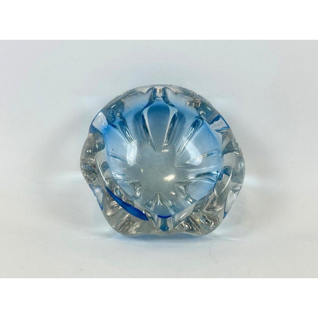 1960s Art Glass Bowl by Josef Hospodka for Chribska Sklarna, 1960s For Sale - Image 5 of 8