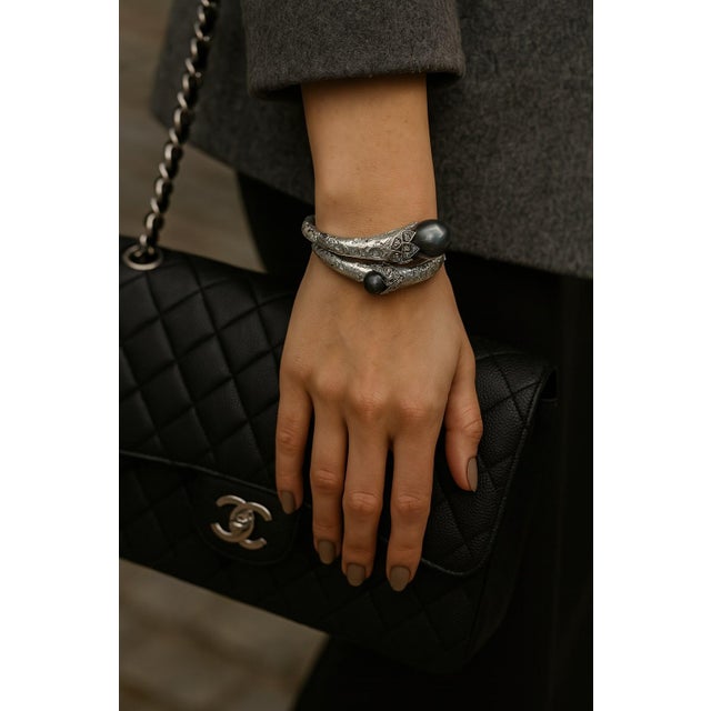 Late 20th Century Bochic “Orient” Vintage Pearl & Sapphire Dragon Bangle Set In 18K Gold & Silver For Sale - Image 5 of 10