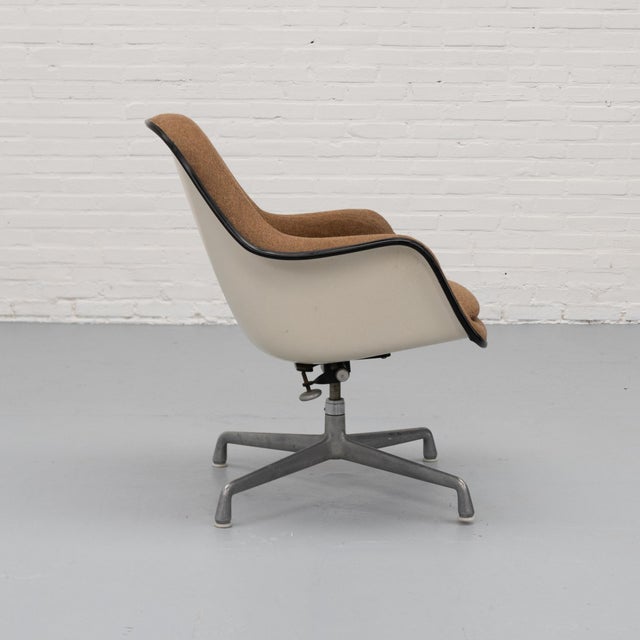 Mid-Century Modern Cushion Armchair by Charles & Ray Eames for Herman Miller, 1970s For Sale - Image 3 of 15