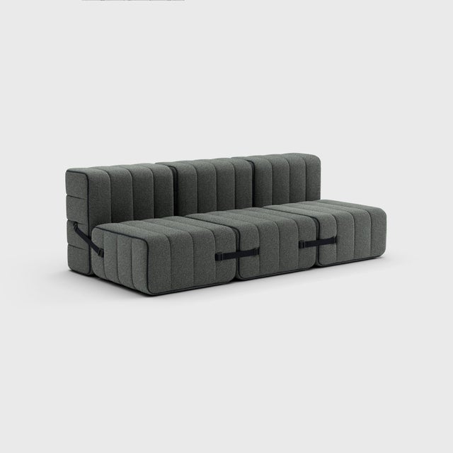 A sofa bed—how boring! as if it were boring. We haven’t even bothered to calculate how many configurations you can create...
