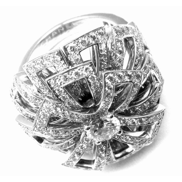 Metal Chanel Flower 18k White Gold Diamond Large Ring, size 6 For Sale - Image 7 of 12