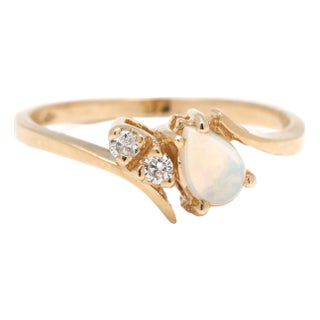 Opal and Diamond Engagement Ring, 14k Yellow Gold, Ring Size 6.5 For Sale