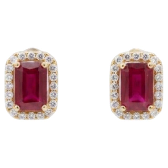 Gemstone details Gold Purity: 18K Solid Gold (stamped) Diamond: 0.30 cts Ruby: 1.96 cts Cut: oval cut 18K yellow gold...