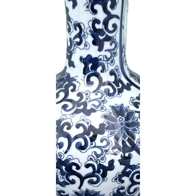 Ceramic Blue and White Chinese Baluster Vase For Sale - Image 7 of 8