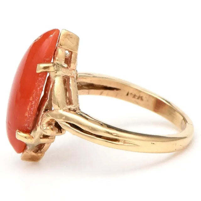 Contemporary 14KY Vintage Coral(4.72) Ring, size 4.25 For Sale - Image 3 of 5