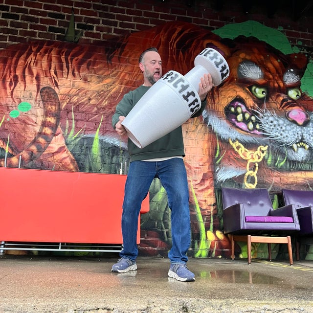 Giant Mid-Century Modern Raymor Italian Floor Vase For Sale - Image 12 of 12