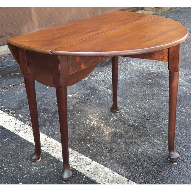 Wood 19th Century Queen Anne Style Walnut Drop-Leaf Center Table For Sale - Image 7 of 12