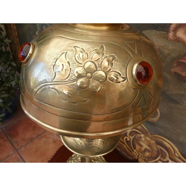 Antique English Arts and Crafts Brass Oil Lamp, 1885 For Sale - Image 4 of 16