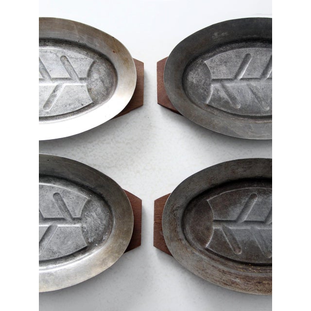 Mid Century Sizzler Plates Set of 4 For Sale - Image 10 of 11