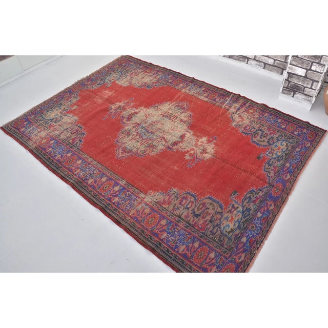 Vintage Distressed Red Oushak Rug - Organic Modern Anatolian Medallion Carpet For Sale - Image 4 of 10