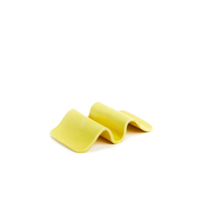 Contemporary Medium Yellow Wavy Plate by Laura Rubio Bañón For Sale - Image 3 of 4