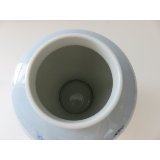 Vintage Shaddy Mino China Jgi Vase Floral Design With Gold Decor, Made in Japan For Sale - Image 9 of 12