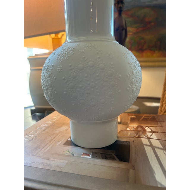 Heinrich & Co. Heinrich & Co. Selb Bavaria White Porcelain Snowflake Relief Vase, Mid Century Modern For Sale - Image 4 of 5